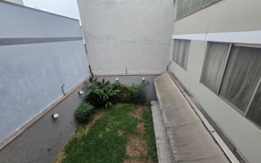 Exclusiva casa de 3 pisos en venta en Santiago de Surco | 300.50 m²Ā